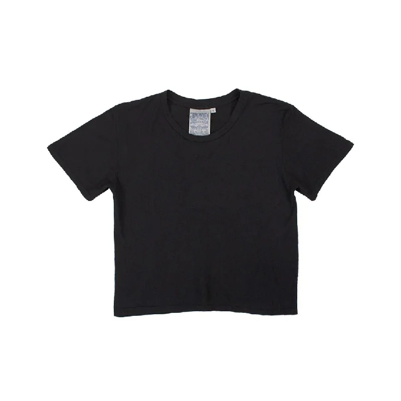 women's tops for those who want to wear versatile pieces that can be dressed up or downOjai Crop Tee (Black)